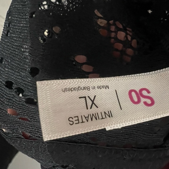 SO Black Lace Bandeau - Picture 4 of 4